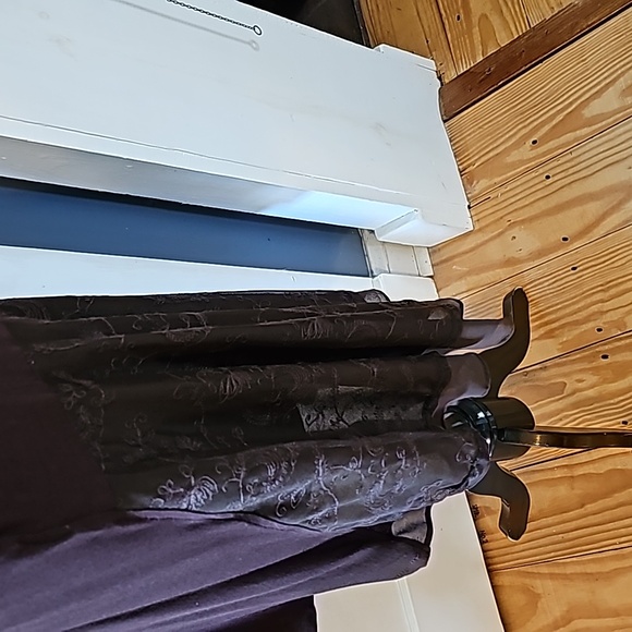 Logo by Lori Goldstein Top - Picture 5 of 14